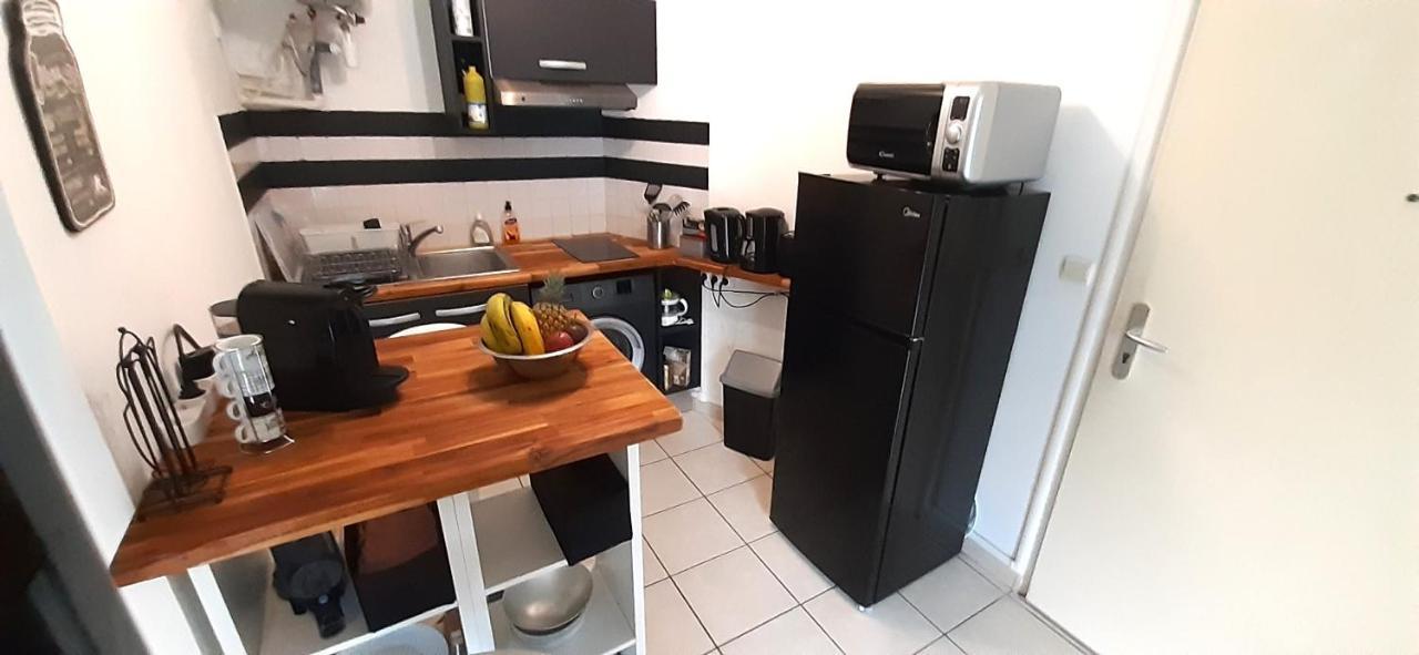 Studio Moderne, Centre-Ville, Au Calme, Parking Prive La Possession Exterior photo